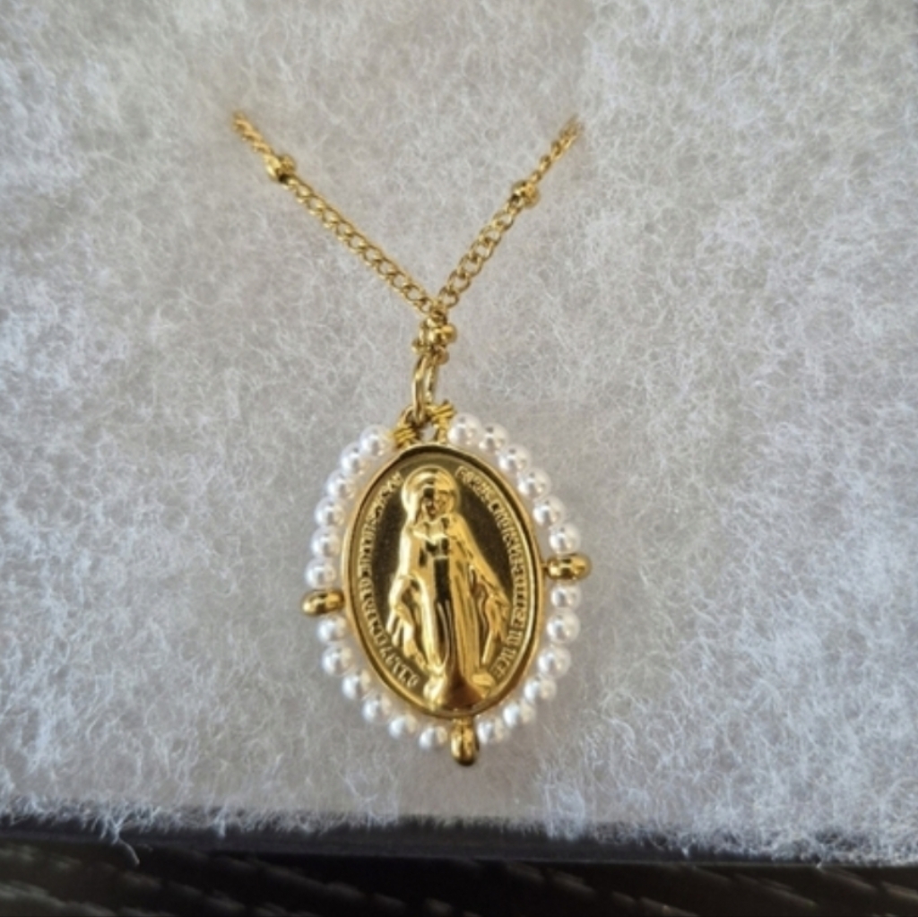 Virgin Mary Mother Mary Necklace New